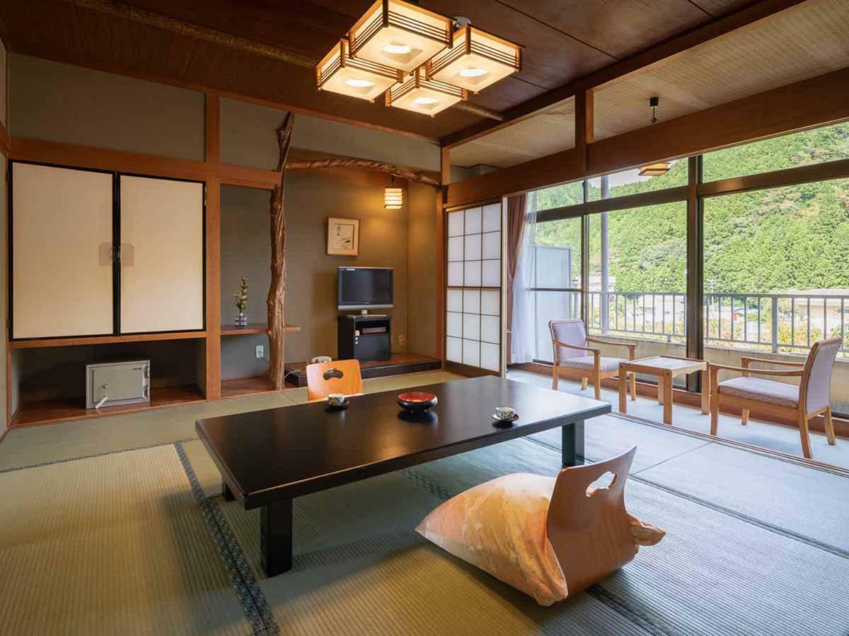 Yumoto Sakakibarakan Tsu Buitenkant foto
